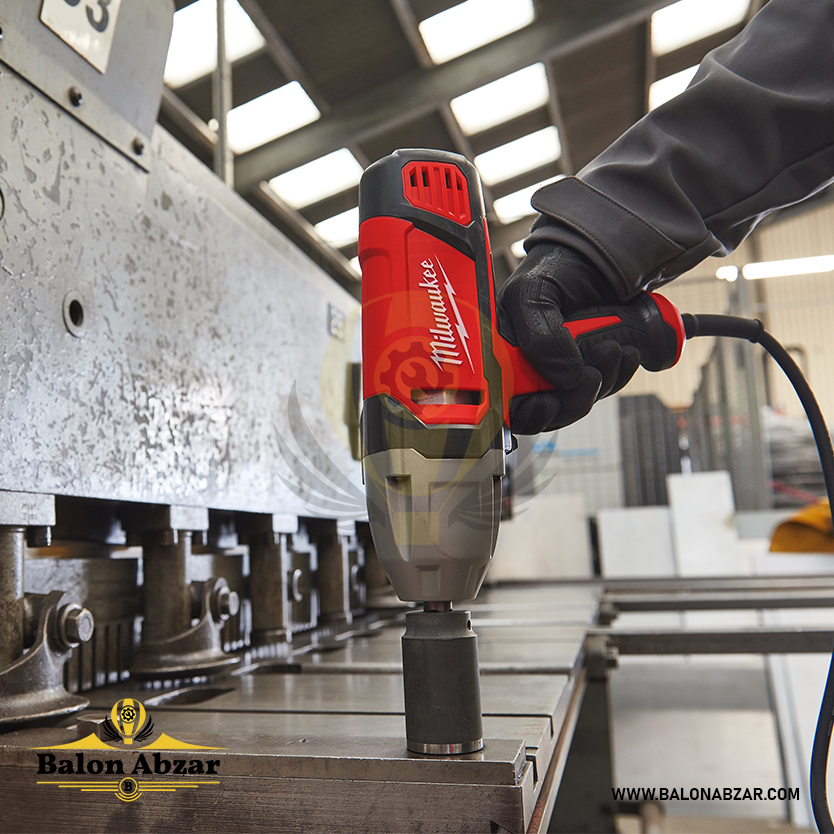  کار با آچار بکس درایو ۳/۴ اینچ میلواکی مدل IPWE520R 